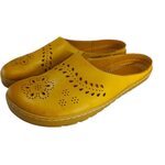 OK bare Amy Yellow