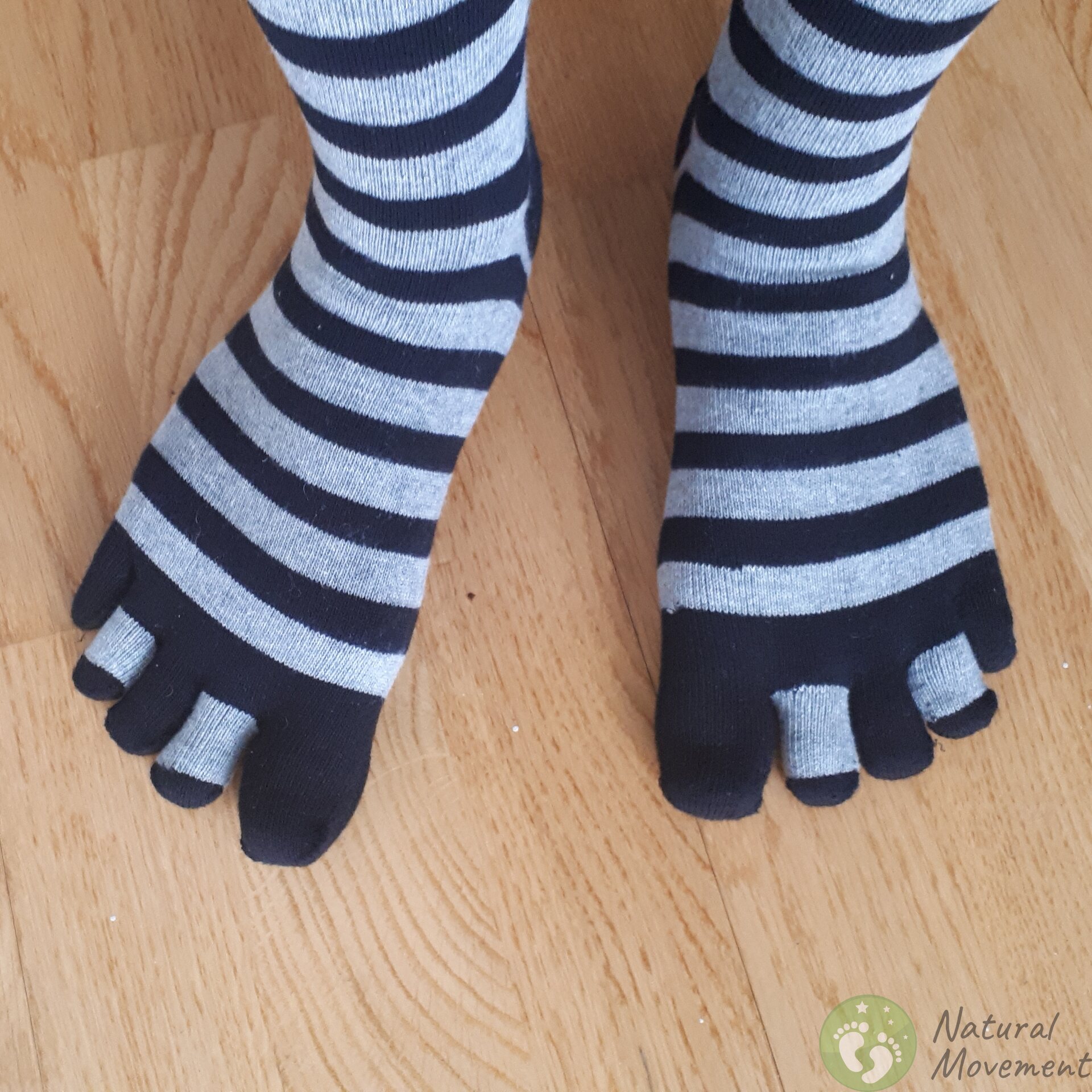 TOETOE Women Essential Stretchy Knee-high Soft Cotton Seamless Stripy Toe  Socks, Hygienic, Breathable, Uk 4-11 Eu 35-46 Us 4.5-11.5 