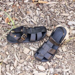 El Naturalista sandals