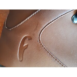 Freet Mudee (glue stains)