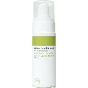 Topi Natural Shoe care products packed in a shoe bag